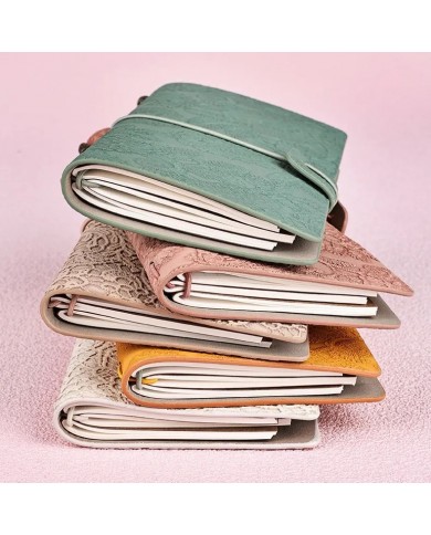 Midori de ecocuero con relieve y 3 cuadernillos internos