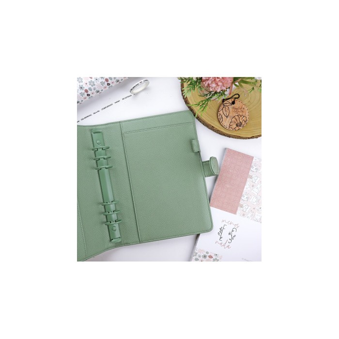 Pre Venta Cubierta para agenda Verde. Diseño de Alúa Cid