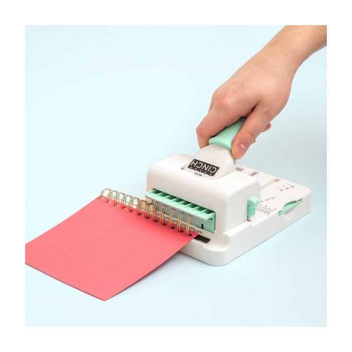 MINI CINCH MINT. Perforadora y encuadernadora. We R Mini Cinch Book Binding Tool