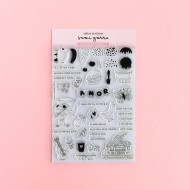 Set de 45 sellos de fotopolímero con ilustraciones y frases «Sobremesa» de Sami Garra con 4 hojas