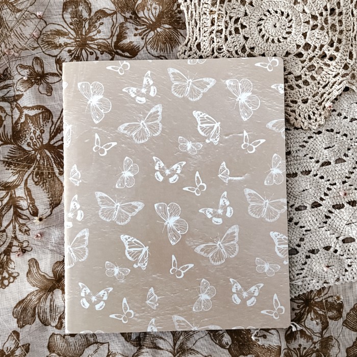Libreta grande cosida mariposas – POSDATA