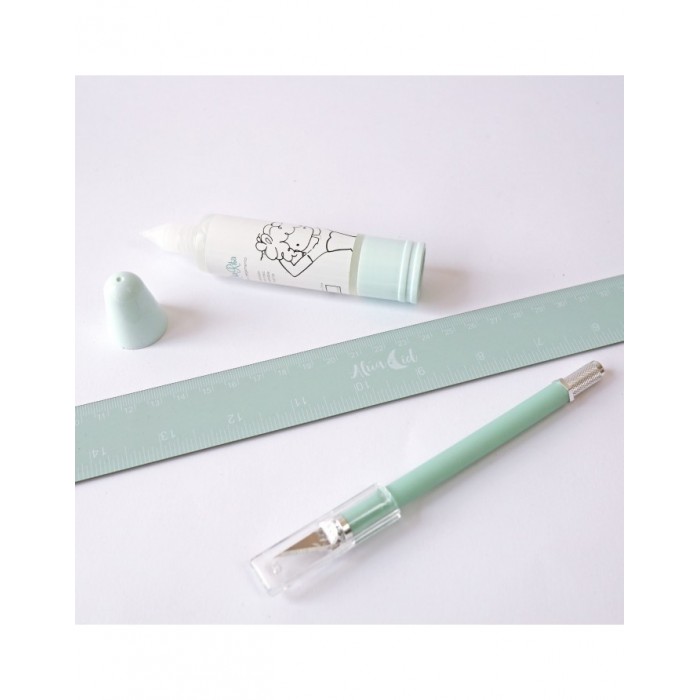 Regla metálica antideslizante color mint 50cmts Aluacid