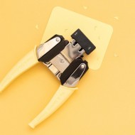 Perforadora manual Crop-A-Dile Retro Corner Chomper Tool